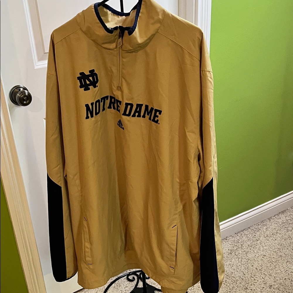 EUC Notre Dame gold with navy accents lightweight jacket 4xl